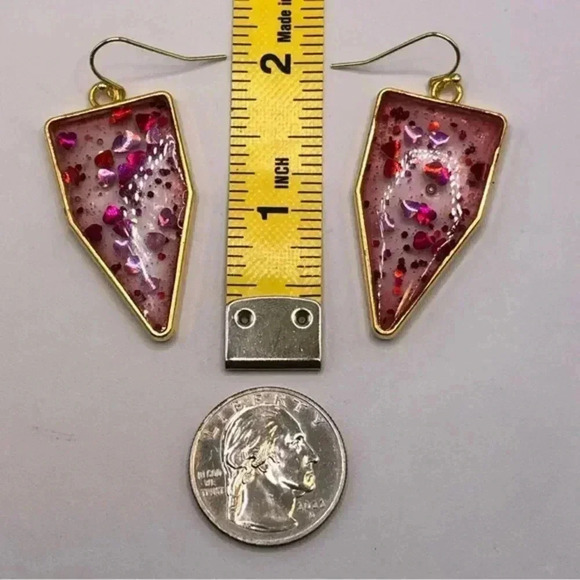 Pink Red Hearts Love Handmade Resin Glitter Gold Tone Drop Earrings New NWT - Picture 3 of 3